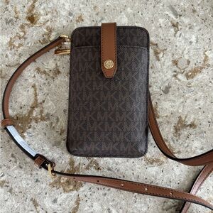 Michael Kors Crossbody logo Smartphone and Wallet Bag. NWT